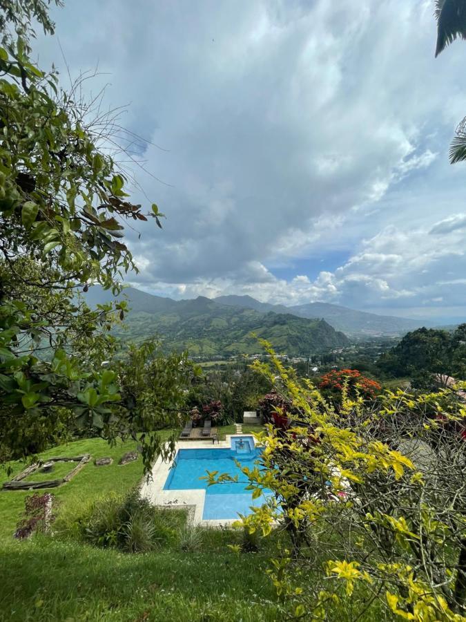 Finca Hotel Tierra Verde Girardota Exteriör bild