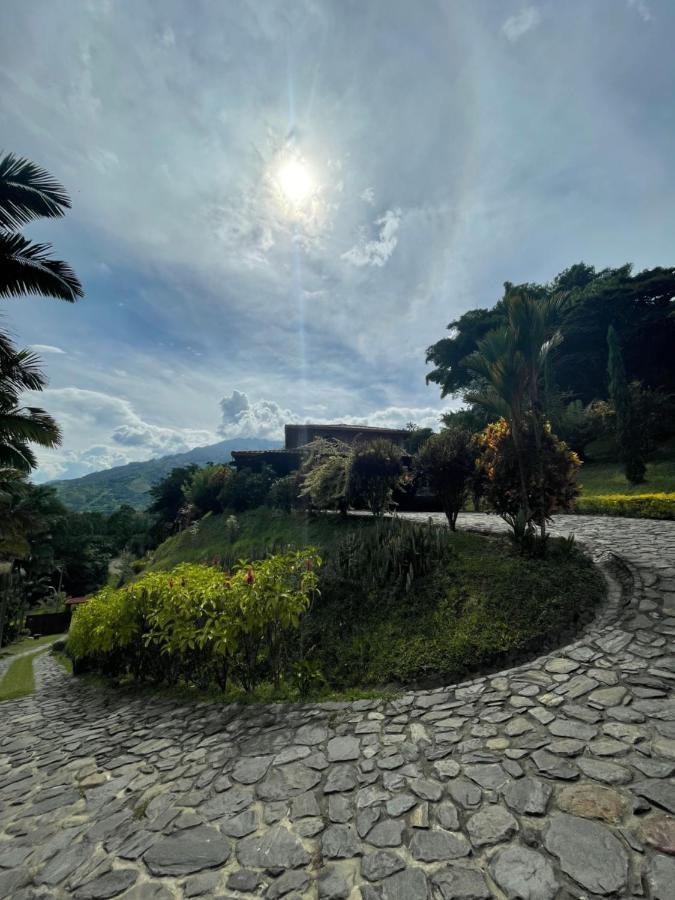 Finca Hotel Tierra Verde Girardota Exteriör bild