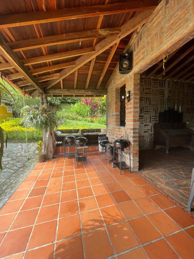 Finca Hotel Tierra Verde Girardota Exteriör bild