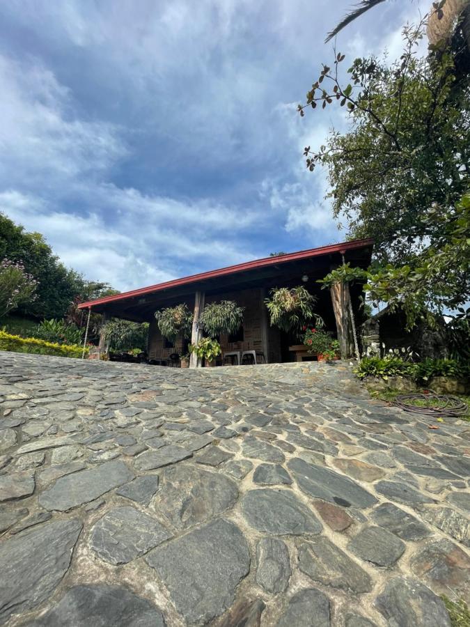Finca Hotel Tierra Verde Girardota Exteriör bild